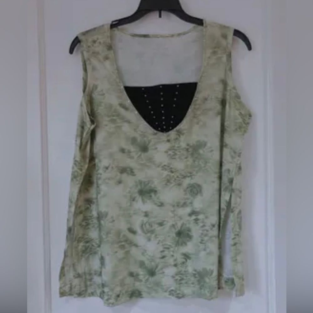 Green and Black sleeveless shell blouse